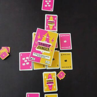 Danger Danger &ndash; Snel en Spannend Partyspel van de makers van Exploding Kittens